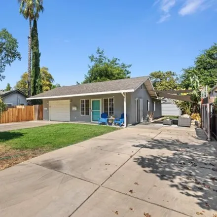 Image 4 - 4221 51st St, Sacramento, California, 95820 - House for sale