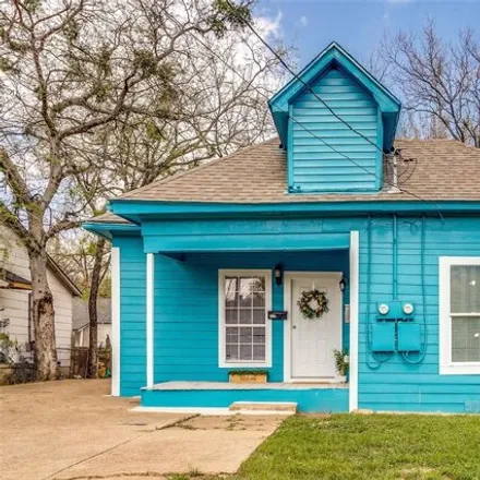 Buy this 2 bed house on 833 West Page Avenue in Dallas, TX 75208