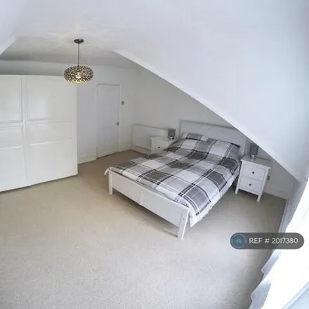 Image 7 - 111 Whittington Road, London, N22 8YR, United Kingdom - Apartment for rent