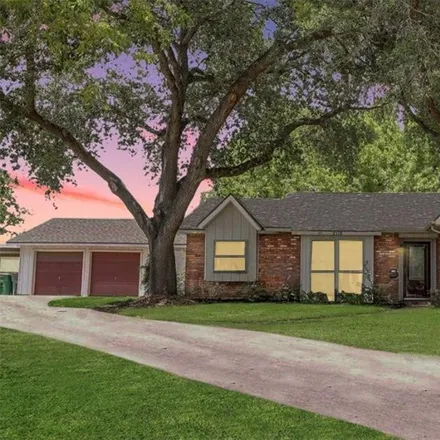 Buy this 4 bed house on 208 North Crescent Drive in Victoria, TX 77901