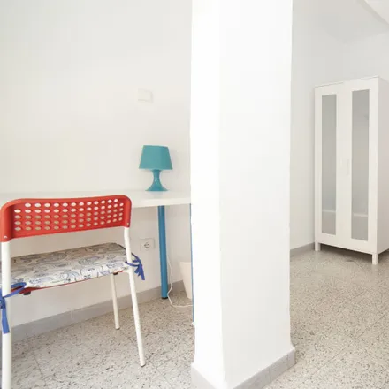 Rent this 3 bed room on Mapfre in Calle Maestro Guerrero, 41080 Seville