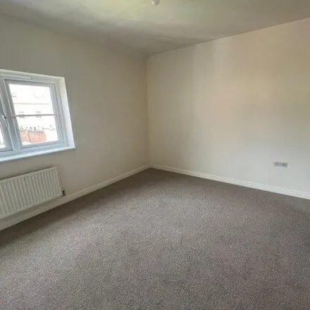 Rent this 3 bed duplex on Mortimer Road in Sheffield, S36 3ZA