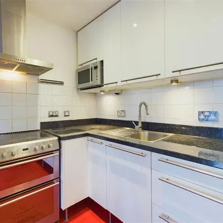 Rent this 2 bed apartment on City Gate in 99 Mile End Road, London