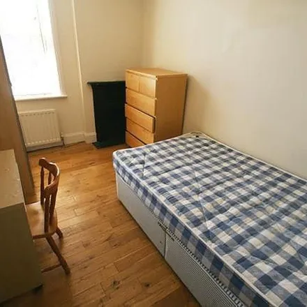 Image 2 - Holmwood Grove, Newcastle upon Tyne, NE2 3DS, United Kingdom - Apartment for rent