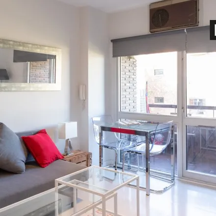 Rent this 1 bed apartment on Madrid in GoikoGrill, Avenida de Alberto Alcocer