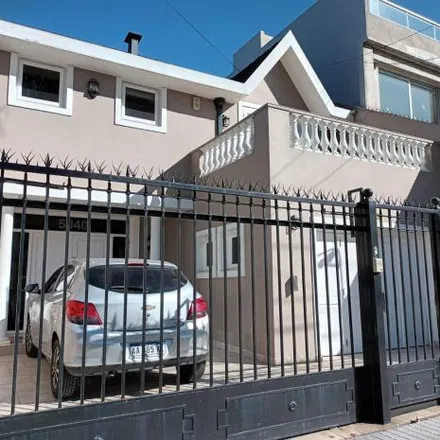 Buy this 3 bed house on Bahía Blanca 5042 in Villa Devoto, C1419 GGI Buenos Aires