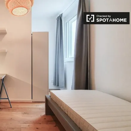 Rent this 5 bed room on Müllerstraße 150 in 13353 Berlin, Germany