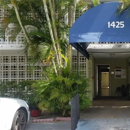 Rent this 1 bed condo on 1363 North 14th Way in Hollywood, FL 33020