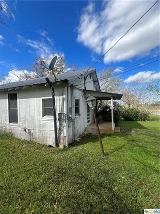Image 9 - 760 Baldwin Street, Yoakum, TX 77995, USA - House for sale