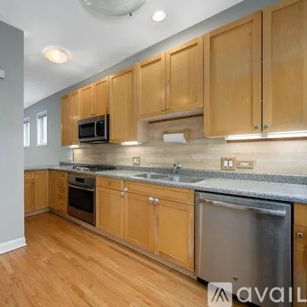 Image 9 - 2850 N Lakewood Ave, Unit G - Townhouse for rent
