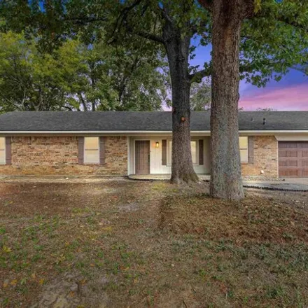 Buy this 3 bed house on 1009 Sovereign Dr in Longview, Texas