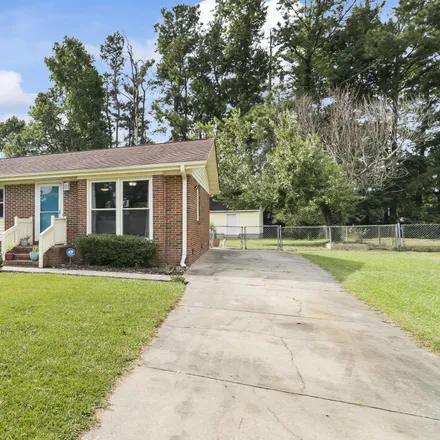 Image 2 - 18 Berkshire Drive, Montclair, Onslow County, NC 28546, USA - House for rent