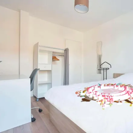 Rent this 1 bed room on 19 Rue des Dondaines in 59000 Lille, France