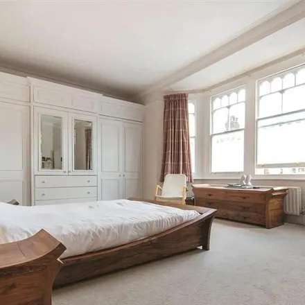 Image 6 - Bowood Road, London, SW11 6BP, United Kingdom - Apartment for rent
