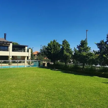 Image 2 - Fourways High School, Fisant Avenue, Johannesburg Ward 115, Randburg, 2068, South Africa - Townhouse for rent