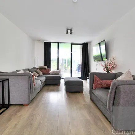 Rent this 3 bed apartment on Carriage House in 42 Leyton Road, London