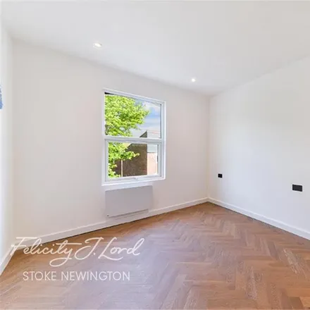 Image 6 - Knebworth Road, London, N16 8SW, United Kingdom - Apartment for rent