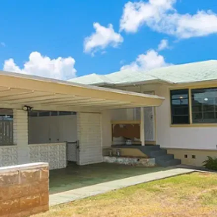 Rent this 3 bed house on 921 Luawai Street