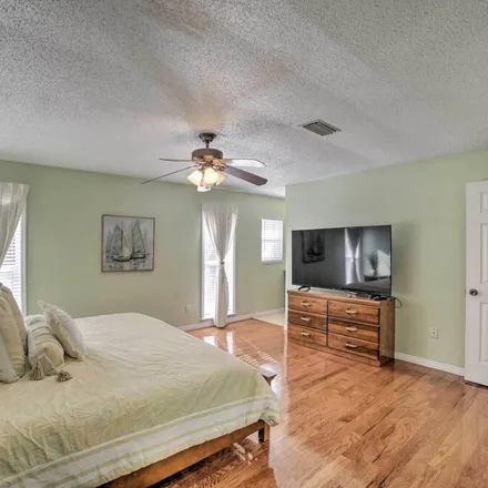Rent this 3 bed house on Tampa
