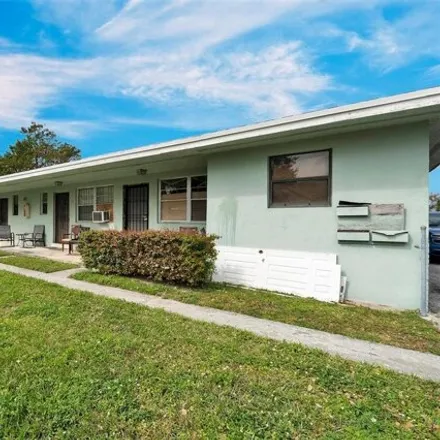 Image 4 - 5300 Northwest 25th Avenue, Brownsville, Miami-Dade County, FL 33142, USA - House for sale