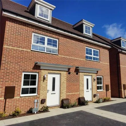 Rent this 4 bed duplex on 32 Pearl Drive in Bassetlaw, S81 7TH