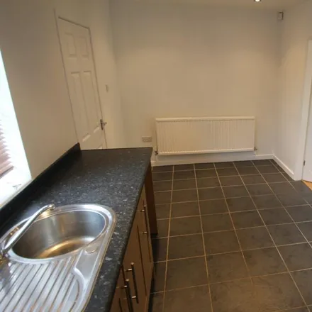 Image 4 - Miles Road, Sheffield, S35 3HQ, United Kingdom - Townhouse for rent