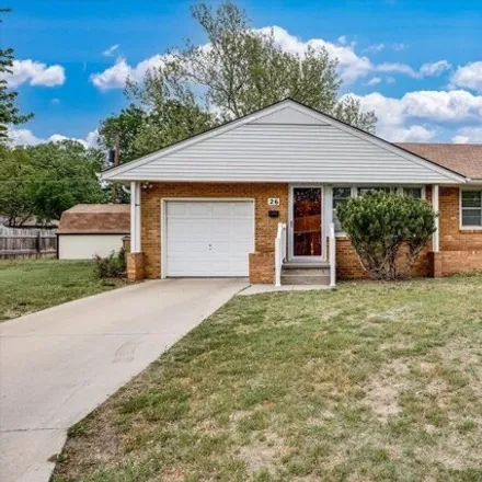 Buy this 3 bed house on 92 18th Edgemore in Hutchinson, KS 67502