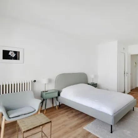 Image 3 - 34 Rue Chalgrin, 75116 Paris, France - Apartment for rent