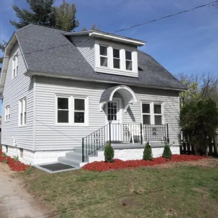 Image 2 - American Debt Counseling of Michigan, 310 44th Street Southwest, Grand Rapids, MI 49548, USA - House for sale