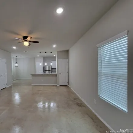 Image 3 - 8772 Key Windy Way, Bexar County, TX 78109, USA - Apartment for rent