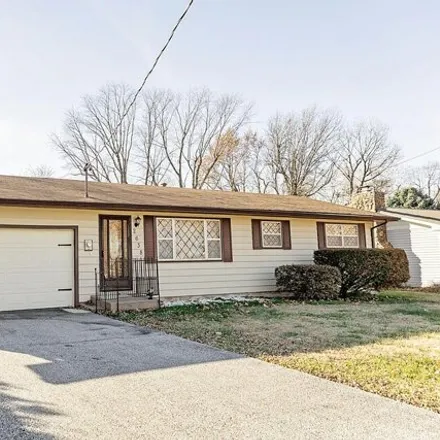 Buy this 3 bed house on 2578 West Woodlawn Street in Springfield, MO 65803
