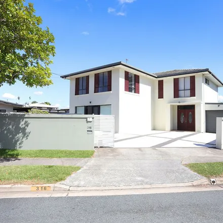 Rent this 3 bed apartment on Hollywell Fire Station in Bayview Street, Hollywell QLD 4216