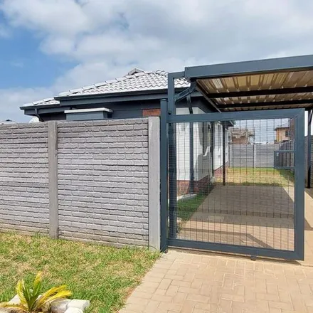 Image 3 - Teal and Red Street, Ekurhuleni Ward 53, Gauteng, 1454, South Africa - Apartment for rent
