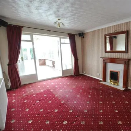 Image 4 - Moat Bank, Burton-on-Trent, DE15 0QJ, United Kingdom - House for sale