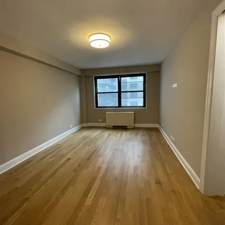 Image 6 - Yorkshire Towers, 2nd Avenue, New York, NY 10035, USA - Apartment for rent