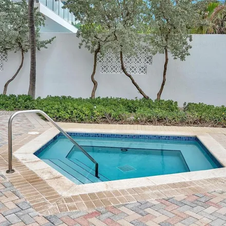 Image 5 - 6498 Collins Avenue, Miami Beach, FL 33140, USA - Apartment for rent
