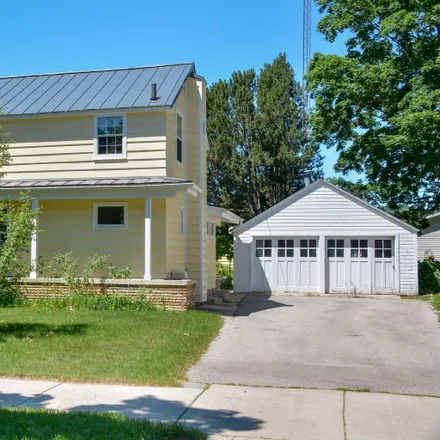 Buy this 3 bed house on 216 South Elmwood Avenue in Traverse City, MI 49684