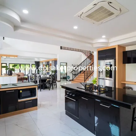Rent this 5 bed apartment on Chiang Mai City Hall in Ban Pa Ruak Mu 6, Chotana Road