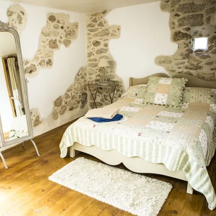 Rent this 2 bed townhouse on 11200 Ferrals-les-Corbières
