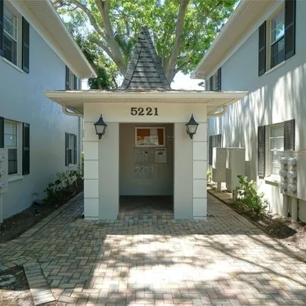 Rent this 2 bed condo on unnamed road in Tampa, FL 33621