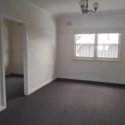 Image 4 - 5 Matthews Street, Wollongong NSW 2500, Australia - Apartment for rent