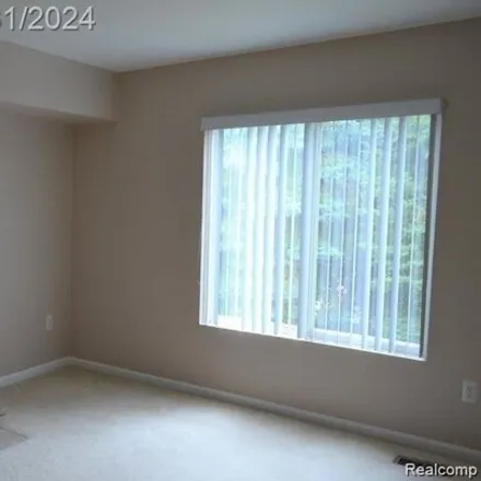 Image 8 - 6935 Edgewater Drive, Troy, MI 48085, USA - House for rent