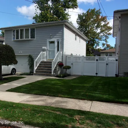 Buy this 3 bed house on 97 Lyndale Avenue in New York, NY 10312