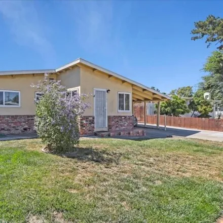 Buy this 3 bed house on 2708 Coventry Drive in San Jose, CA 95127