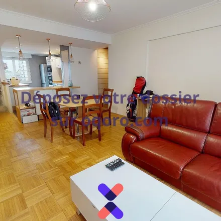 Rent this 4 bed apartment on Boulevard Henri Dunant in 49100 Angers, France
