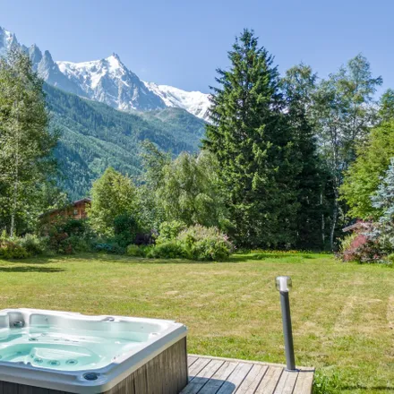 Image 1 - 1028 Route des Lacs, 74400 Chamonix-Mont-Blanc, France - House for sale