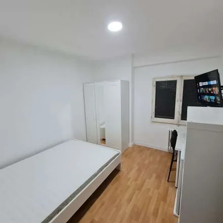 Image 5 - Avenida de Navarra, 50017 Zaragoza, Spain - Apartment for rent