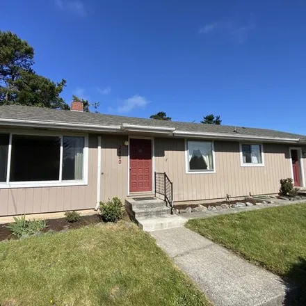 Buy this 4 bed house on 2480 Oak St in North Bend, Oregon