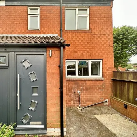 Rent this 3 bed house on Constable Close in Dalton Magna, S66 2XG