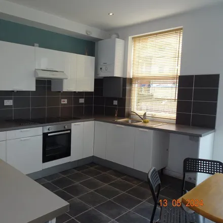 Image 3 - Hunter Road, Sheffield, S6 4LF, United Kingdom - Townhouse for rent
